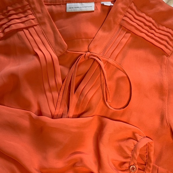 New York & Company Vneck Wrap elastic waist blouse - Picture 2 of 3